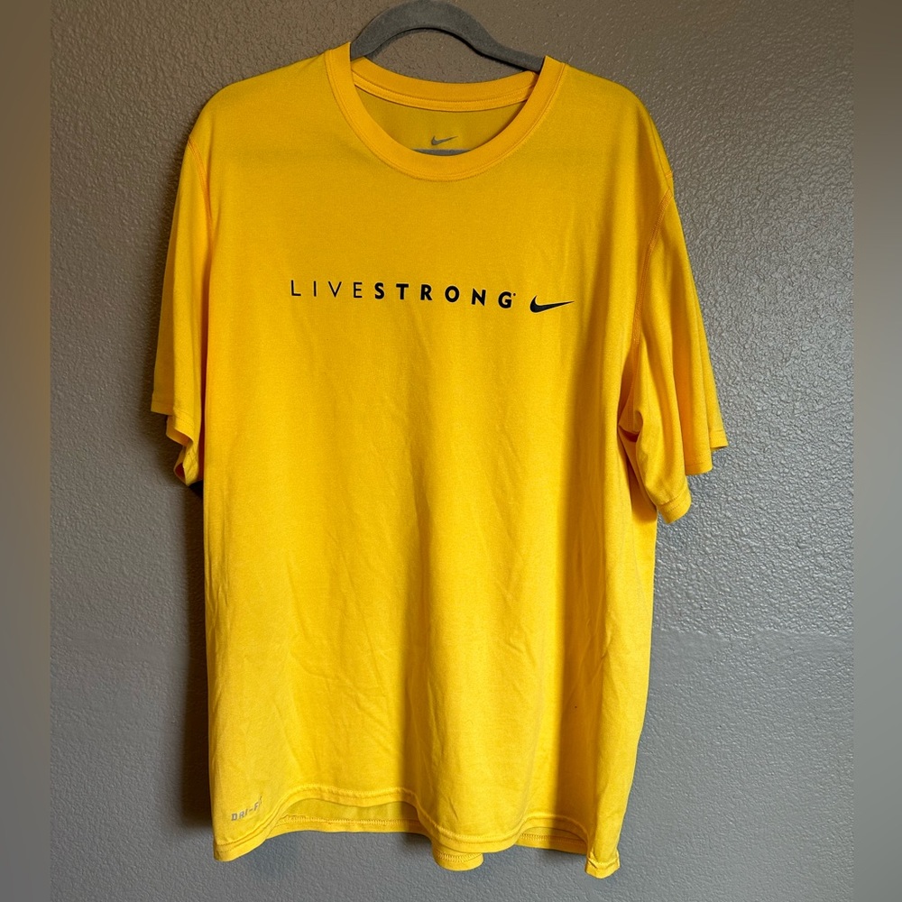 Men’s Nike dri fit XL tee